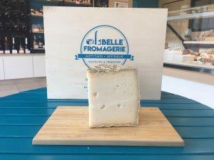 3) Fromage Chevre 18 Tomme Fermiere