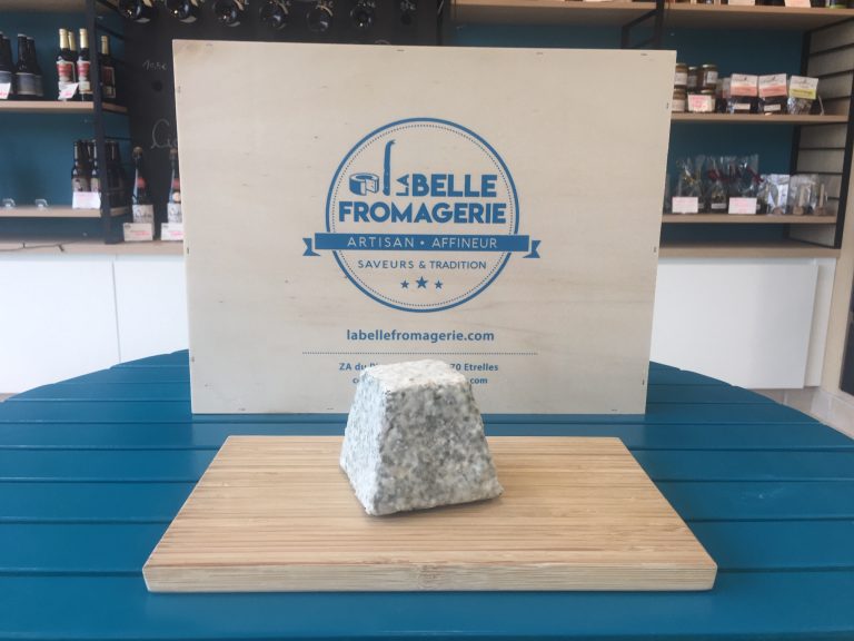 3) Fromage Chevre 20 Valencay