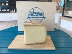 Vente en ligne de Comté Fruité, fromage en meule de montagne.